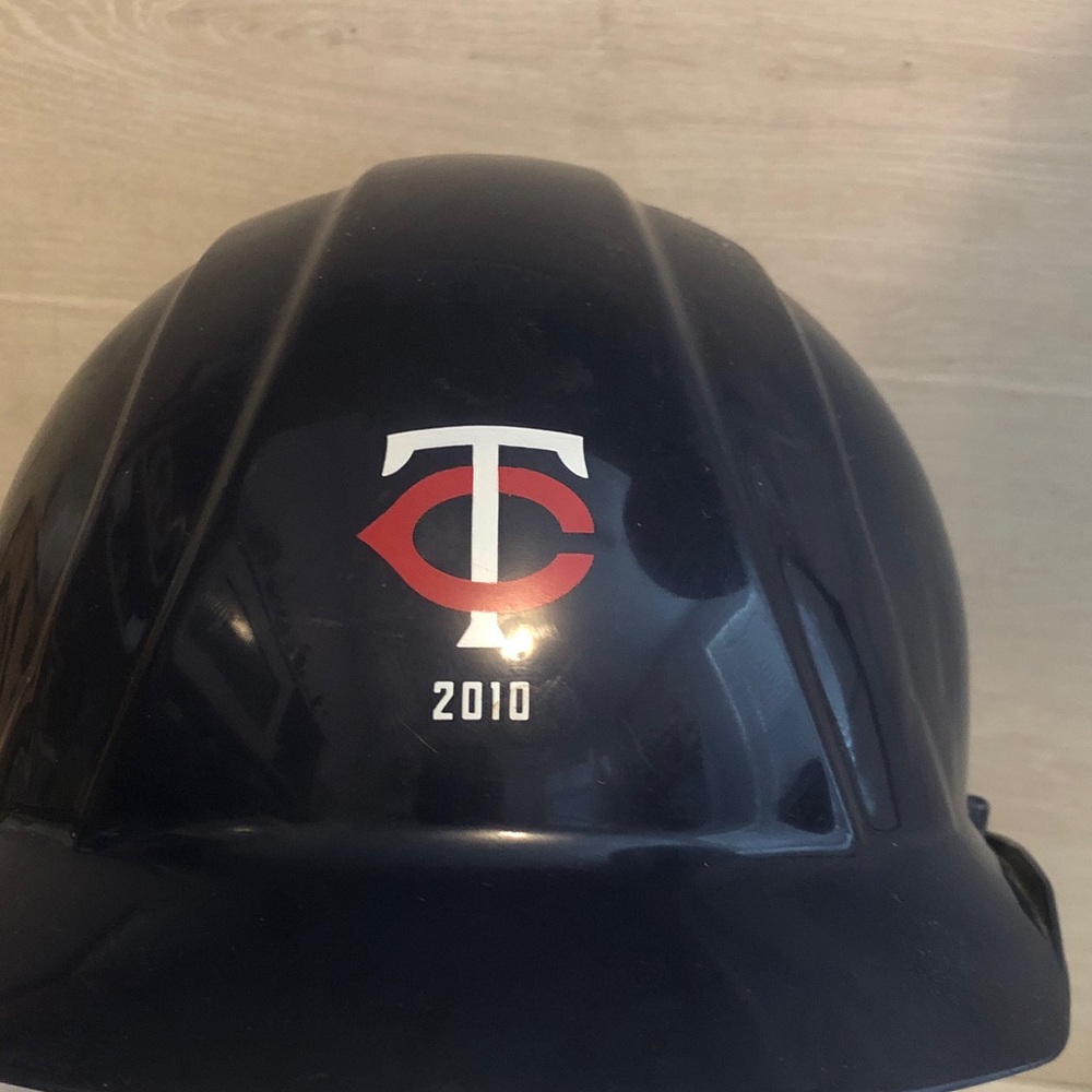 Minnesota Twins 2010 Liberty Official ANSI Certified Safety Hard Hat Helmet READ